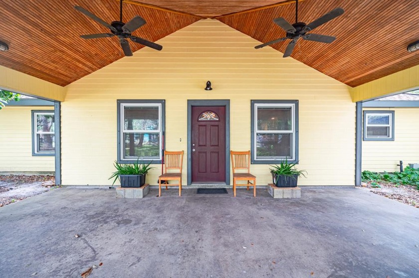 Nestled under a canopy of live oaks & 4 blocks from Fulton - Beach Home for sale in Fulton, Texas on Beachhouse.com