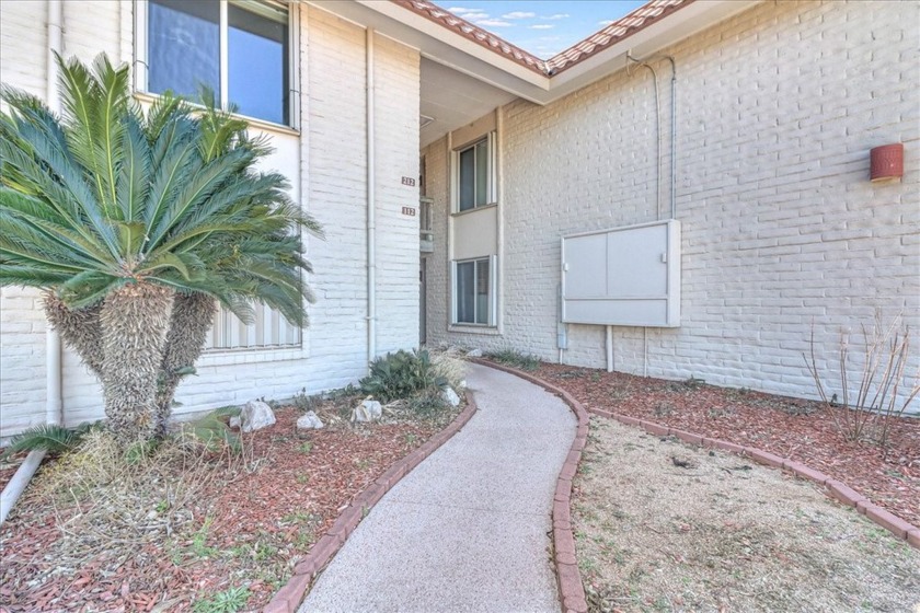 Just stunning 2-bdrm unit in beachfront Coral Cay! This ground - Beach Condo for sale in Port Aransas, Texas on Beachhouse.com