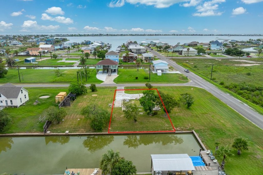 Discover your slice of paradise with this stunning waterfront - Beach Lot for sale in Rockport, Texas on Beachhouse.com