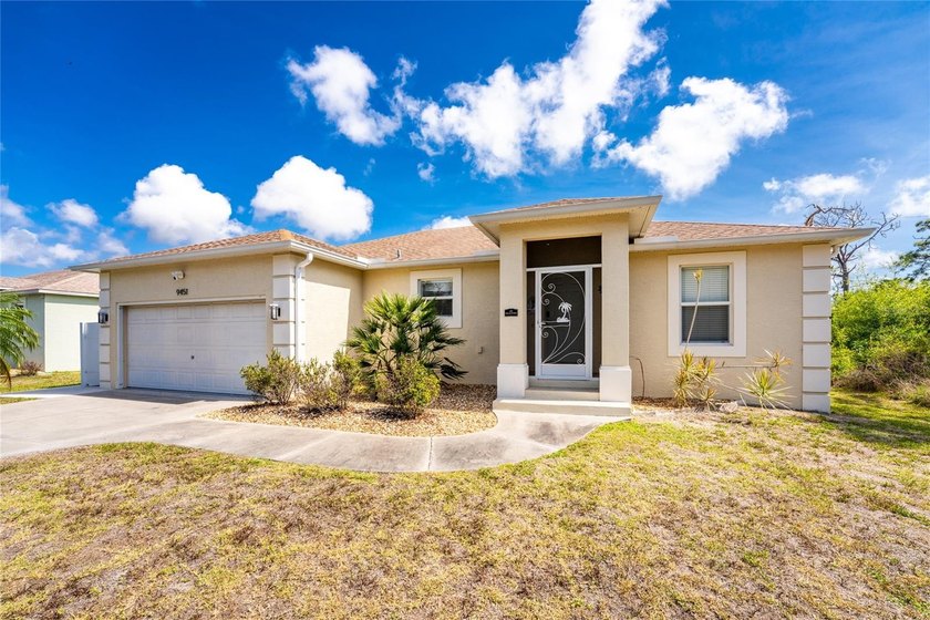 Situated on a quiet residential street in Englewood not far from - Beach Home for sale in Englewood, Florida on Beachhouse.com