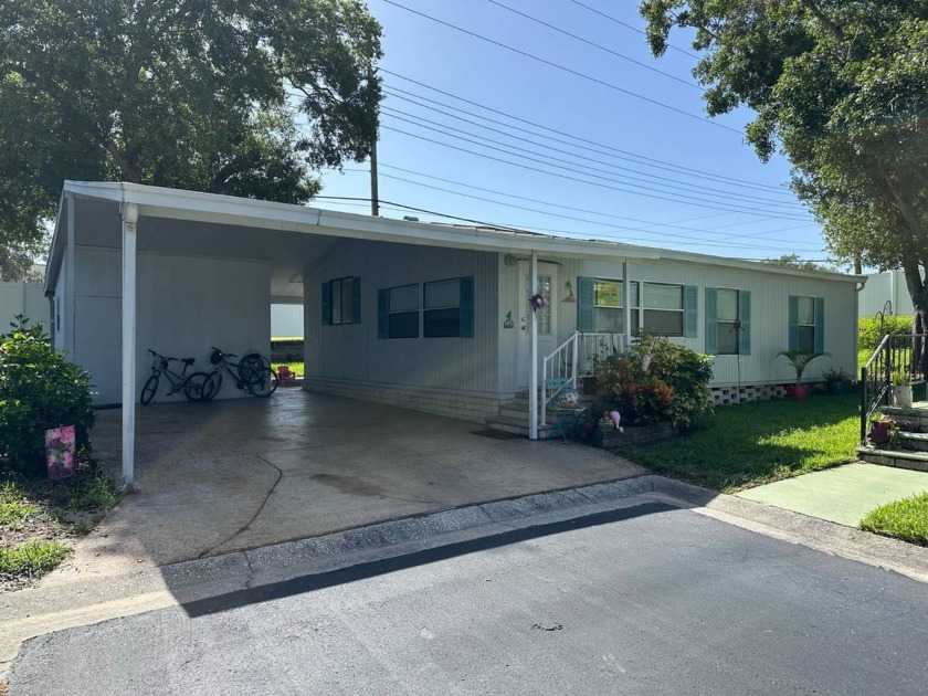 Southwind MHC is a haven for the discerning Florida resident - Beach Home for sale in Palm Harbor, Florida on Beachhouse.com