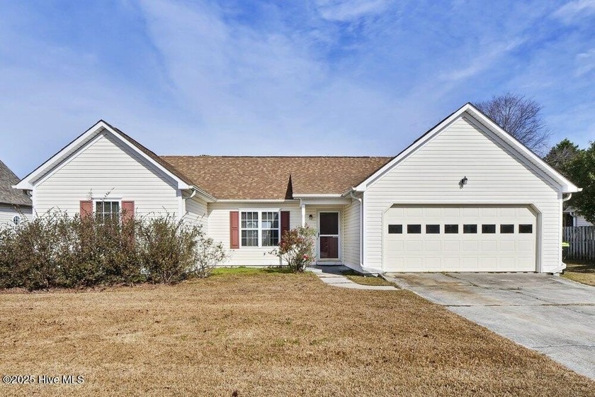 With 3 bedrooms plus a versatile flex space, this inviting - Beach Home for sale in Wilmington, North Carolina on Beachhouse.com