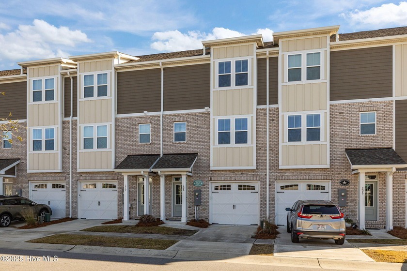 Coastal living is calling in Beau Coast! This bright and modern - Beach Townhome/Townhouse for sale in Beaufort, North Carolina on Beachhouse.com