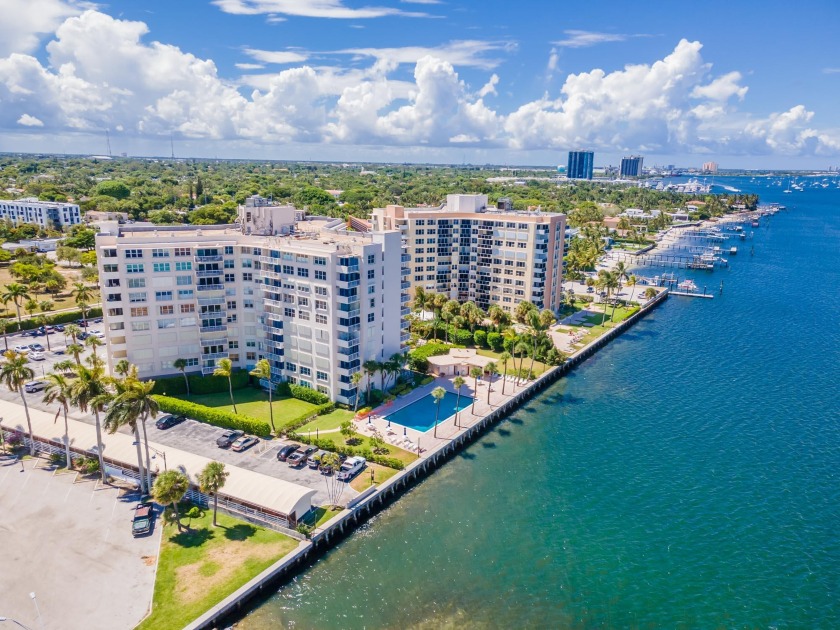 Recently renovated and beautifully updated 1BR/1.5BA condominium - Beach Condo for sale in West Palm Beach, Florida on Beachhouse.com