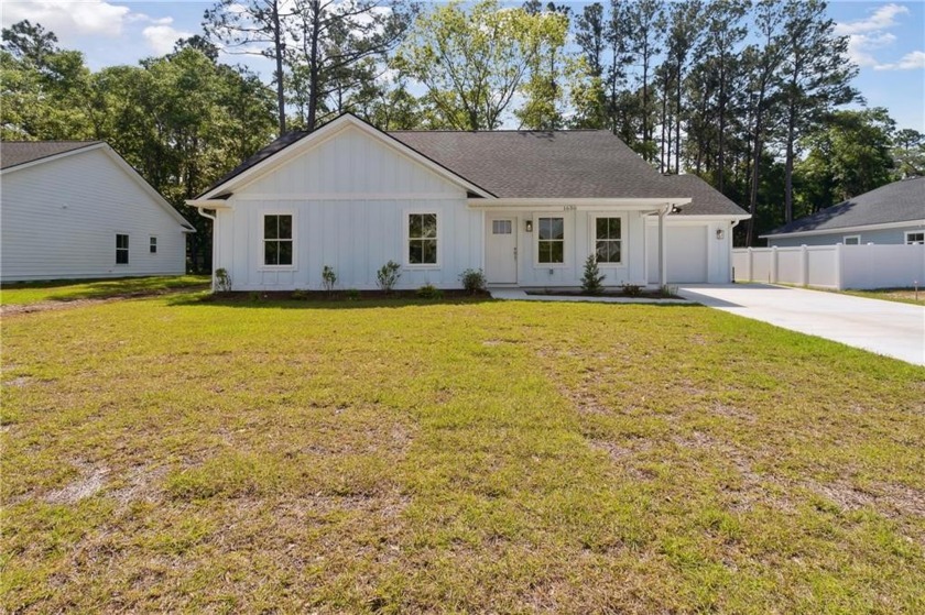 SELLER IS NOW OFFERING $10,000 IN CONCESSIONS WITH A FULL PRICE - Beach Home for sale in Darien, Georgia on Beachhouse.com