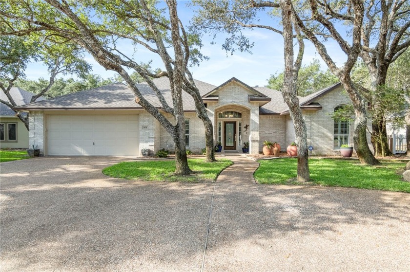 Imagine having 350 yards of fairway as your backyard with no - Beach Home for sale in Rockport, Texas on Beachhouse.com