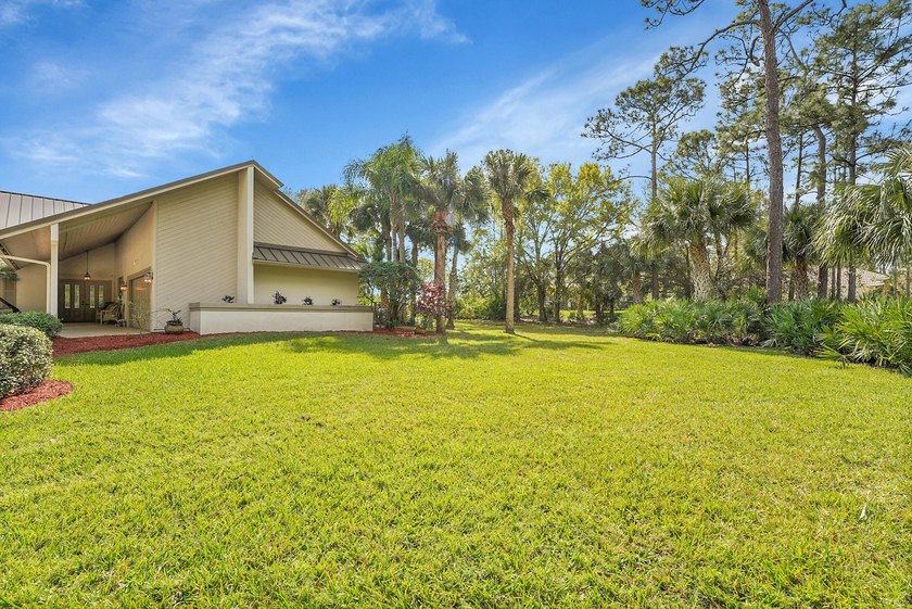 Nestled in the prestigious PGA community, this beautiful 3 - Beach Home for sale in Port Saint Lucie, Florida on Beachhouse.com