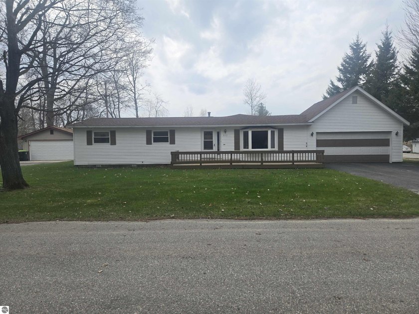 Move-in ready 3-bedroom, 2-bath home offering 1,548 sq ft of - Beach Home for sale in East Tawas, Michigan on Beachhouse.com