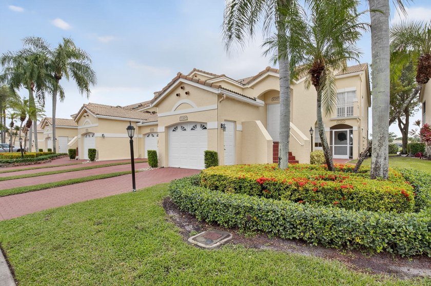 Stunning 3/2 corner unit coach home in the highly desired Boca - Beach Home for sale in Boca Raton, Florida on Beachhouse.com