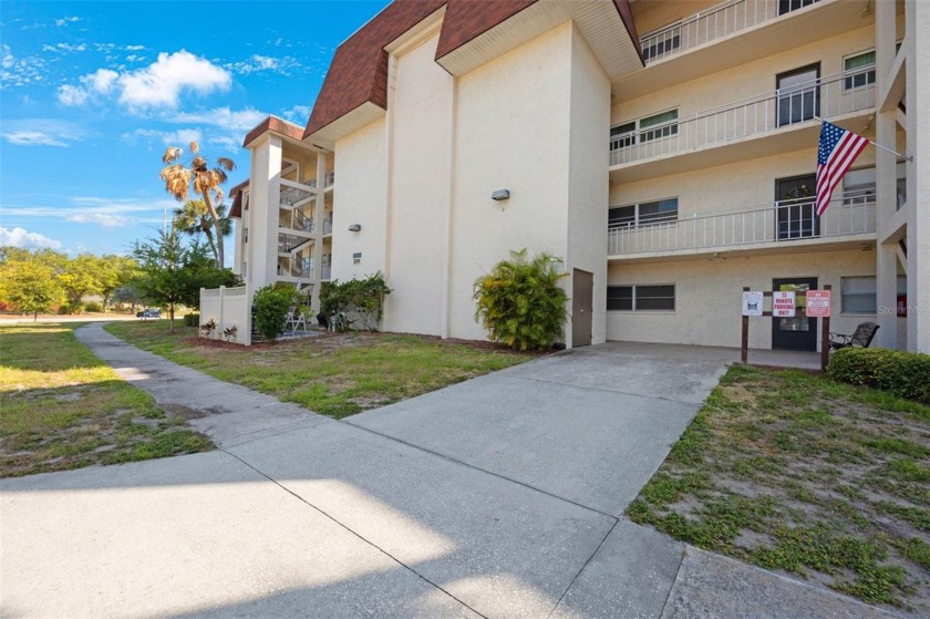 PRICE IMPROVEMENT! MOTIVATED SELLERS: Discover your perfect - Beach Condo for sale in St. Petersburg, Florida on Beachhouse.com