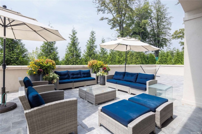 A stunning and spacious terrace level masterpiece at The - Beach Condo for sale in North Hills, New York on Beachhouse.com