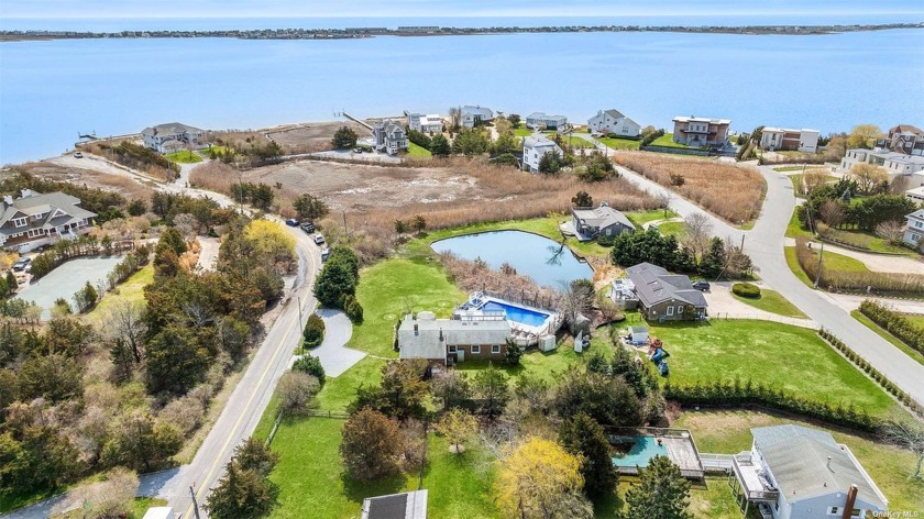 Discover 9 Tanners Neck Lane in Westhampton, where luxury meets - Beach Home for sale in Westhampton, New York on Beachhouse.com