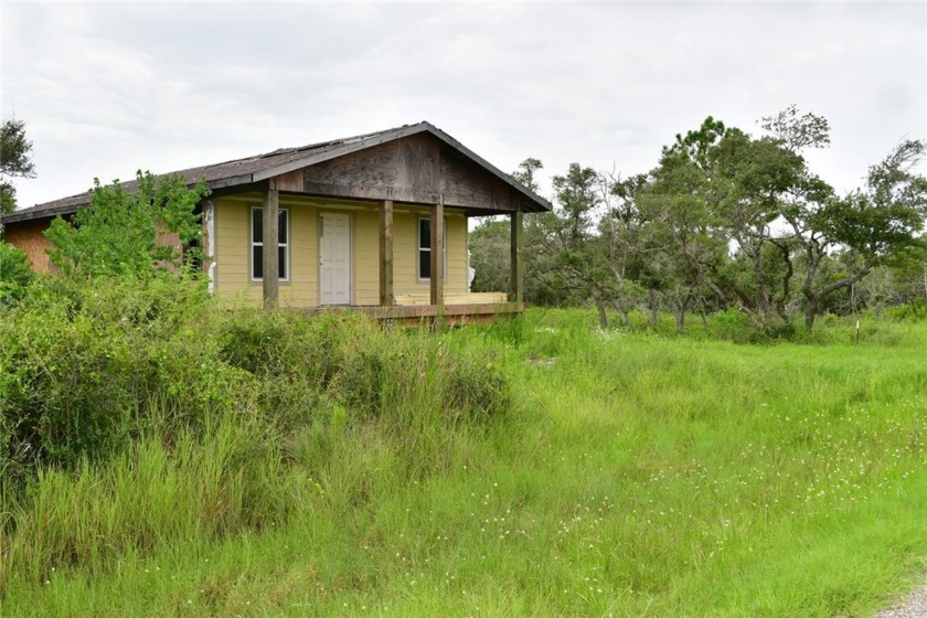 Motivated to SELL! This home is incomplete...e check this one - Beach Home for sale in Rockport, Texas on Beachhouse.com