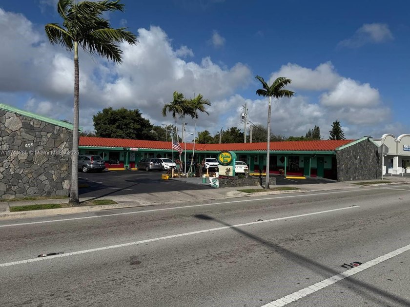 Prime Turn-Key 20-Room Hotel in Dania Beach/Hollywood, FL - - Beach Commercial for sale in Dania, Florida on Beachhouse.com