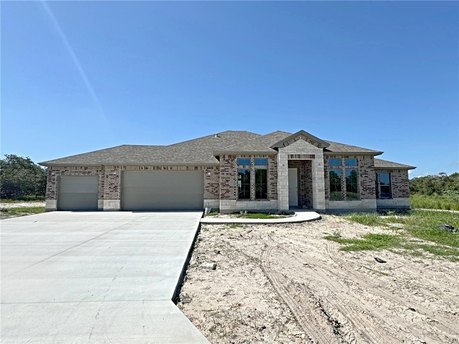 Welcome to 129 Logan Parkway, a stunning 3-bedroom, 2-bathroom - Beach Home for sale in Rockport, Texas on Beachhouse.com