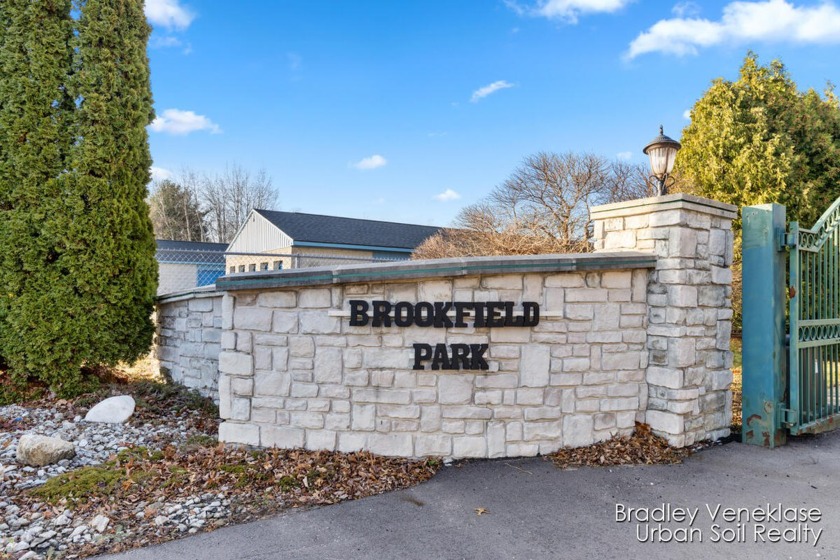 Brookfield Condominiums consists of mostly 2-unit buildings with - Beach Lot for sale in Norton Shores, Michigan on Beachhouse.com