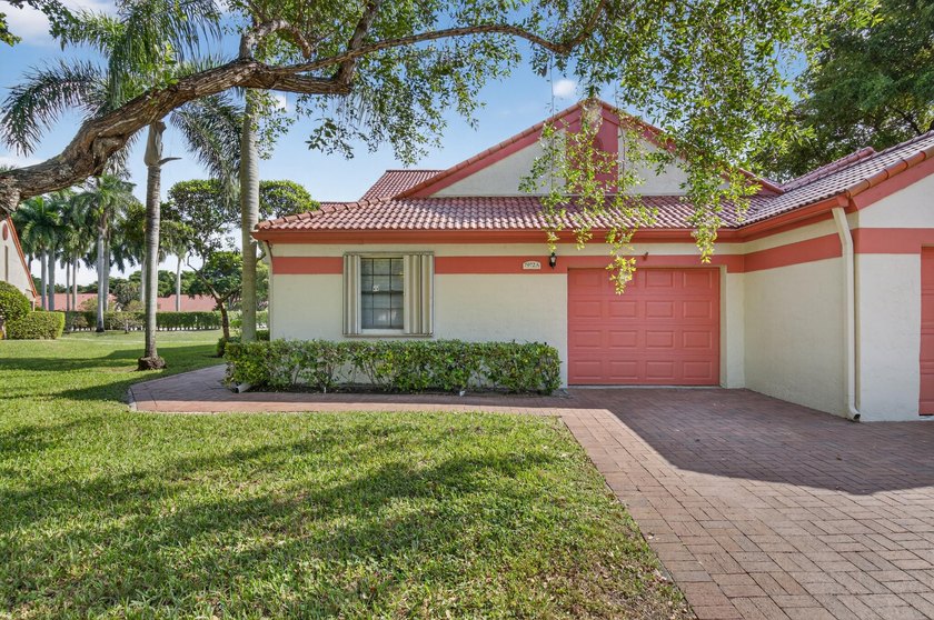 Open, Spacious and Bright! .Great Bones!..Make this villa yours - Beach Home for sale in Delray Beach, Florida on Beachhouse.com