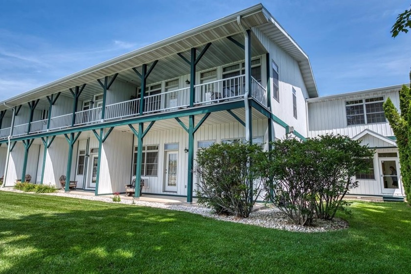 A very spacious and well appointed one bedroom, one bath hotel - Beach Condo for sale in Sister Bay, Wisconsin on Beachhouse.com