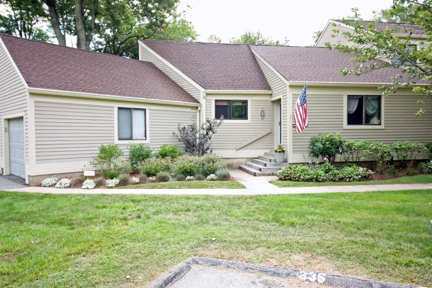 Come live the easy life in this stunning one flr unit located in - Beach Condo for sale in Old Saybrook, Connecticut on Beachhouse.com