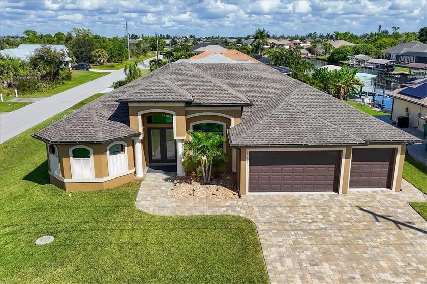 Welcome to your meticulously maintained Florida retreat in the - Beach Home for sale in Port Charlotte, Florida on Beachhouse.com