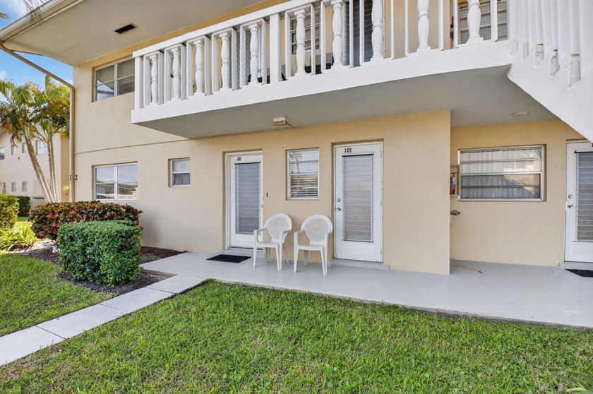 MOTIVATED SELLER - Bring all offers!! This updated 2 bed/2 bath - Beach Condo for sale in Boynton Beach, Florida on Beachhouse.com