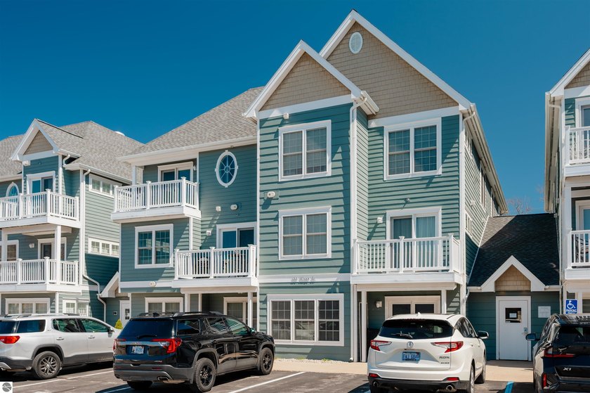 Updated 2 bedroom, 2.5 bath condo located in the heart of - Beach Condo for sale in Traverse City, Michigan on Beachhouse.com