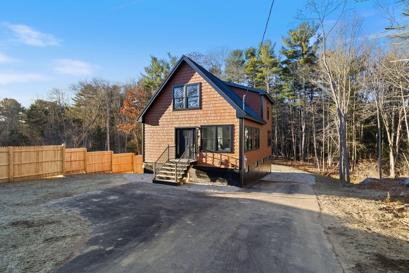 KITTERY POINT - Tucked quietly off the road in the heart of - Beach Home for sale in Kittery, Maine on Beachhouse.com