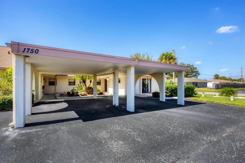 Under contract-accepting backup offers. CAREFREE FLORIDA LIVING - Beach Condo for sale in Venice, Florida on Beachhouse.com