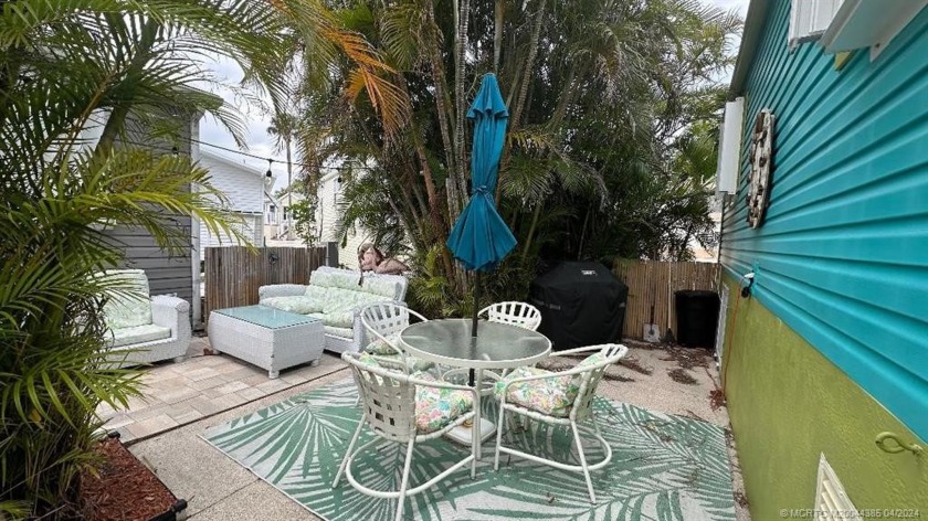 The island lifestyle can now be yours! Welcome to this awesome - Beach Home for sale in Jensen Beach, Florida on Beachhouse.com