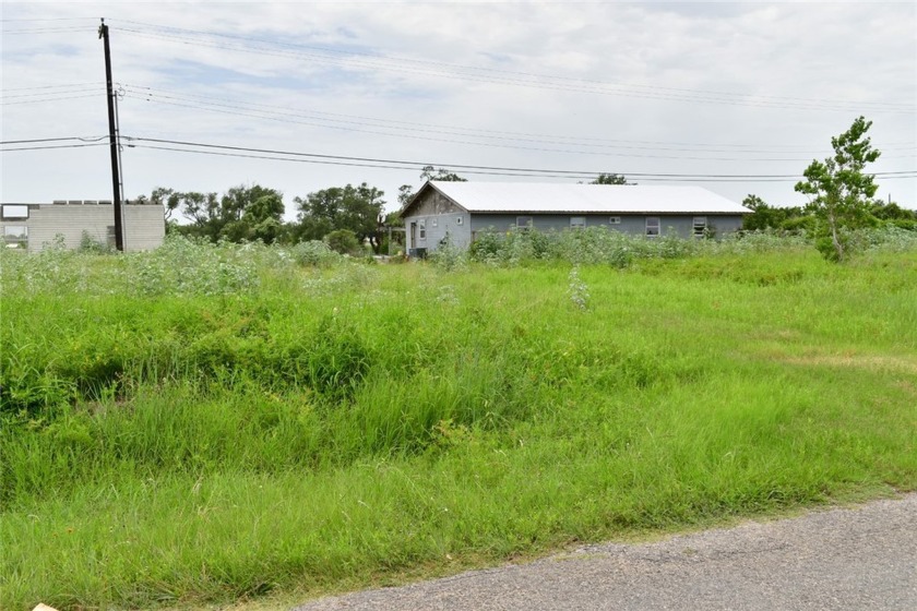 Property Description: Motivated to SELL! There are many to - Beach Lot for sale in Rockport, Texas on Beachhouse.com