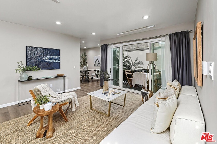 Set in the heart of Belmont Shore, this remodeled corner condo - Beach Condo for sale in Long Beach, California on Beachhouse.com