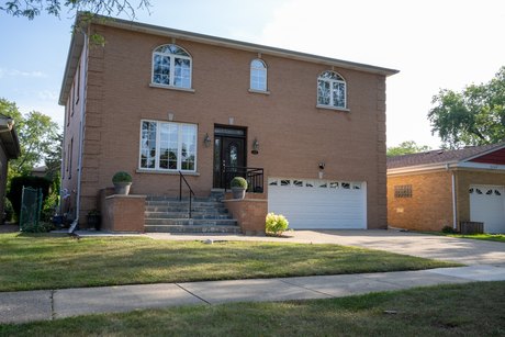 Well maintained custom home built in 2002 is now ready for its - Beach Home for sale in Skokie, Illinois on Beachhouse.com