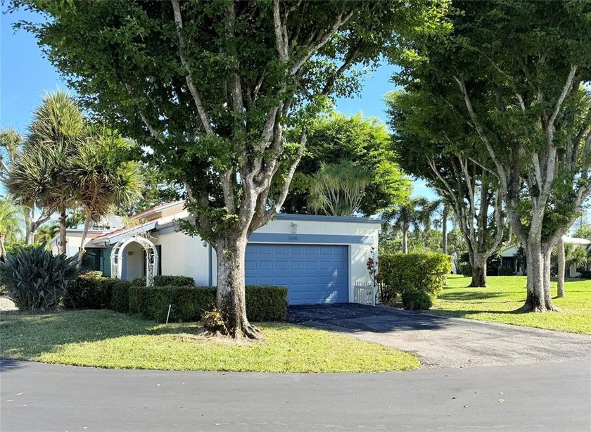 Indian Springs, a beautiful 55+ community with lots of amenities - Beach Home for sale in Boynton Beach, Florida on Beachhouse.com