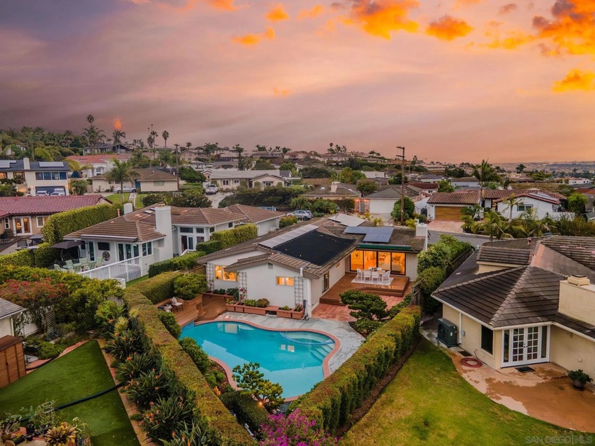 It doesn't get better than this single-level La Jolla home - Beach Home for sale in La Jolla, California on Beachhouse.com