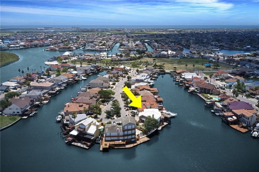 Stunning Island Oasis! Situated on over a quarter of an acre of - Beach Home for sale in Corpus Christi, Texas on Beachhouse.com