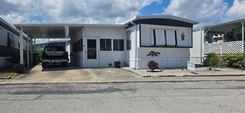 WELCOME TO THIS CHARMING AND TRANQUIL 2-BEDROOM, 1-BATHROOM IN - Beach Home for sale in Mims, Florida on Beachhouse.com