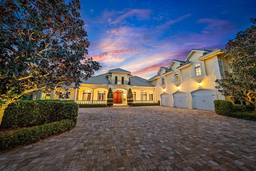 Nestled in the prestigious Jupiter Hills Village, this residence - Beach Home for sale in Jupiter, Florida on Beachhouse.com