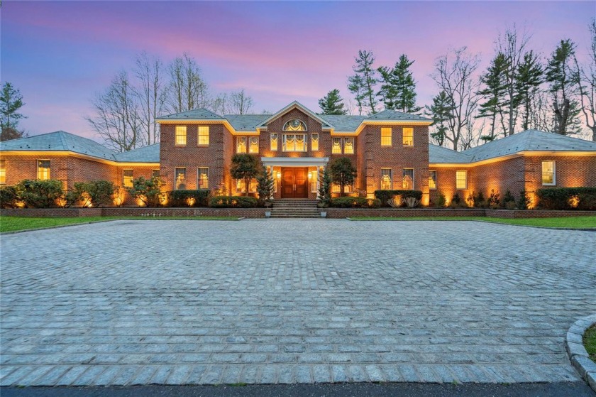 Welcome to Eagles Nest! You may explore many grand residences on - Beach Home for sale in Lattington, New York on Beachhouse.com