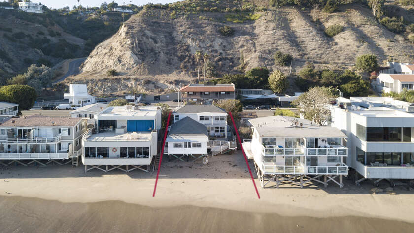 California Bungalow, Single Family Residence - Malibu, CA Rarely - Beach Home for sale in Malibu, California on Beachhouse.com