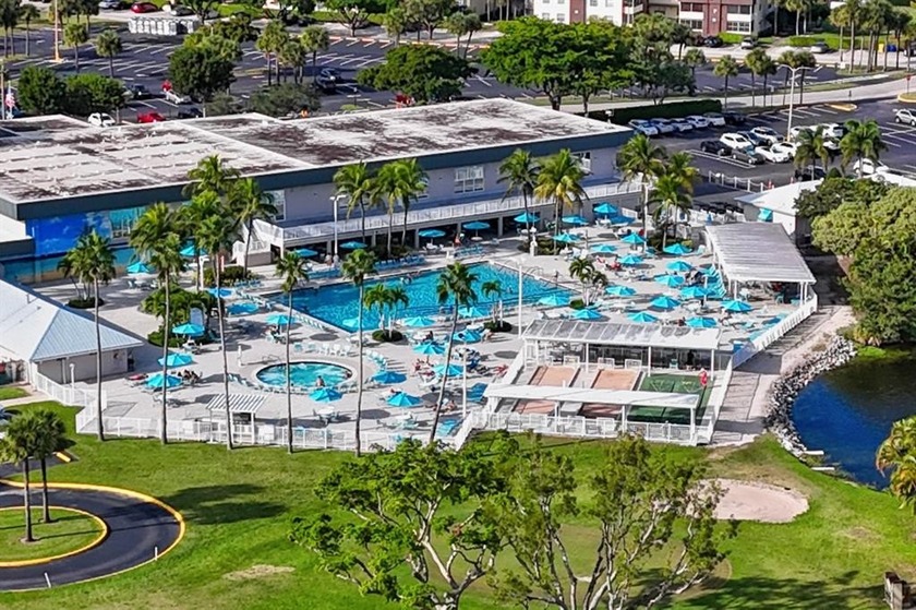 Wonderful Water View, Immaculate and Stylish Lakefront Condo for - Beach Condo for sale in Fort Lauderdale, Florida on Beachhouse.com