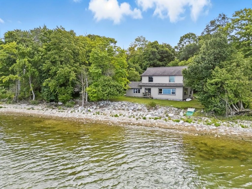 Charming waterfront cottage along the bay of Green Bay with - Beach Home for sale in Brussels, Wisconsin on Beachhouse.com
