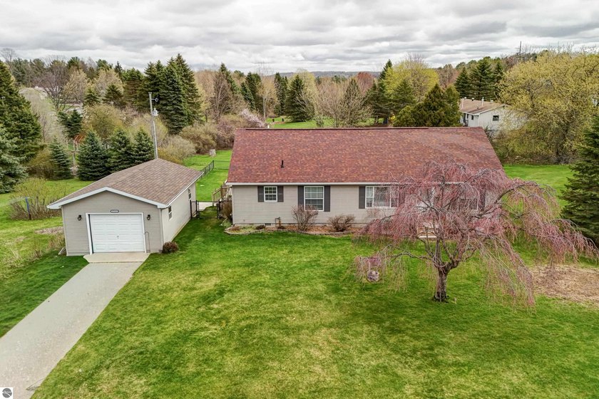 Charming Ranch in Prime Traverse City Location - Double Lot & - Beach Home for sale in Williamsburg, Michigan on Beachhouse.com