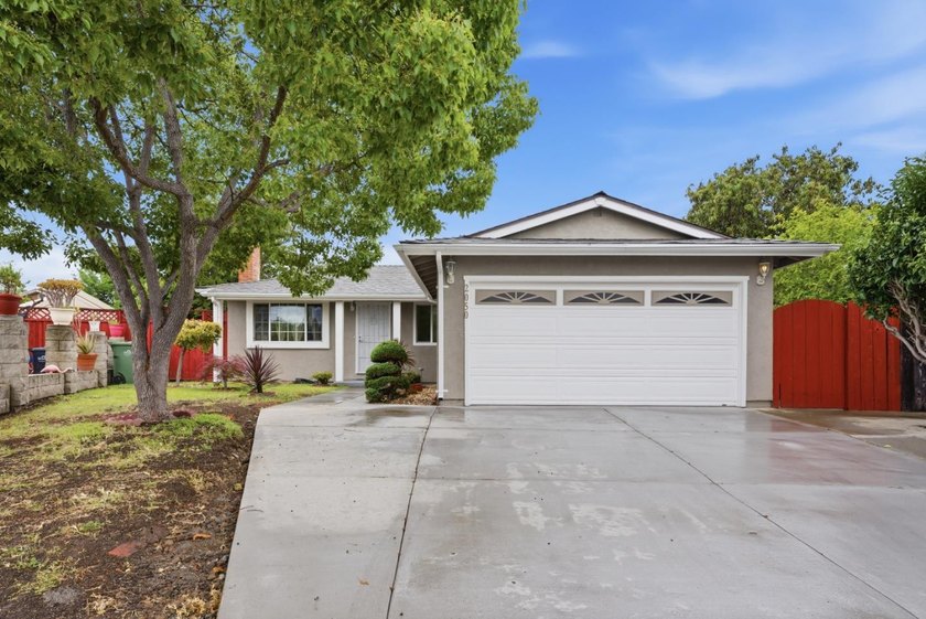 Welcome to 2050 Palm Beach Way, San Jose, CA 95122. This - Beach Home for sale in San Jose, California on Beachhouse.com