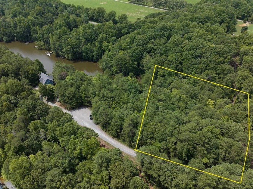Beautiful wooded lot in River Ridge! This is a large lot on - Beach Acreage for sale in Lancaster, Virginia on Beachhouse.com
