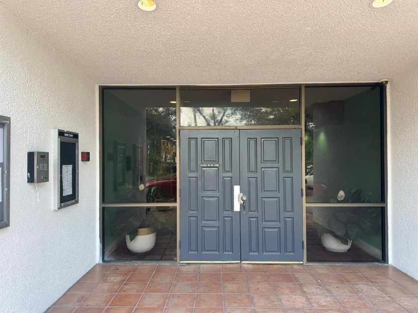 Welcome to this spacious 2 bedroom, 2 bath condo in the heart of - Beach Condo for sale in Lauderhill, Florida on Beachhouse.com