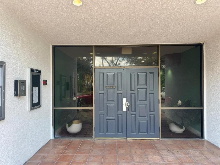 Welcome to this spacious 2 bedroom, 2 bath condo in the heart of - Beach Condo for sale in Lauderhill, Florida on Beachhouse.com