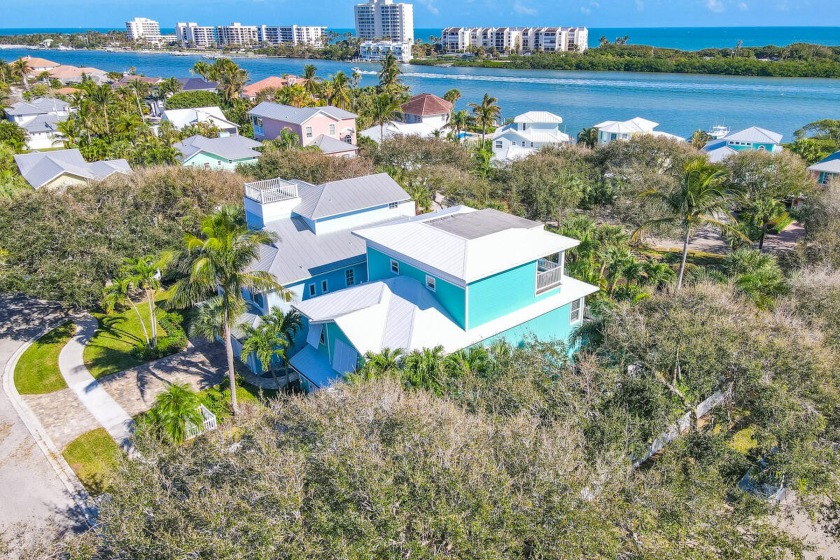 Beautiful 4/4 bth pool home in the highly sought after Key West - Beach Home for sale in Tequesta, Florida on Beachhouse.com