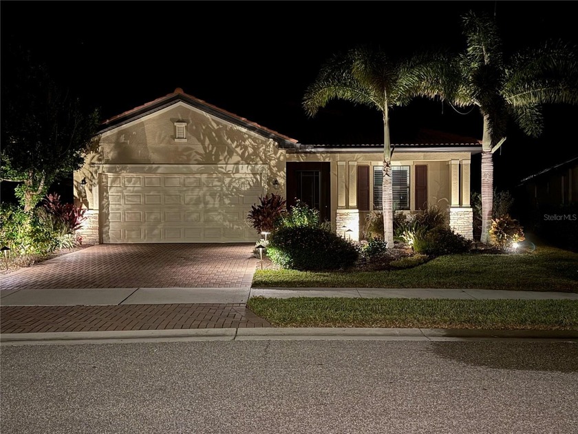 Welcome to Sarasota National: A Luxurious Retreat in the Lake - Beach Home for sale in Venice, Florida on Beachhouse.com