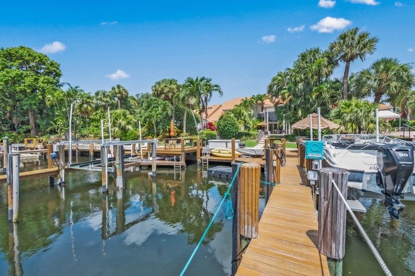 Exceptional deep water residence with rare OPTIONAL club - Beach Townhome/Townhouse for sale in Palm Beach Gardens, Florida on Beachhouse.com