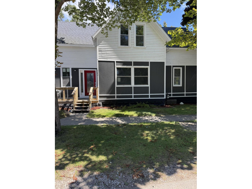Beautifully renovated 4-bedroom home in the city of Manistee - Beach Home for sale in Manistee, Michigan on Beachhouse.com